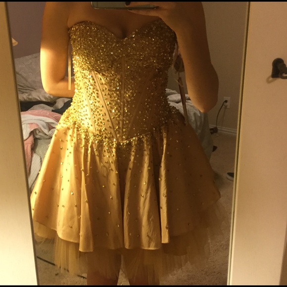 Gold sequins dress - Picture 3 of 4