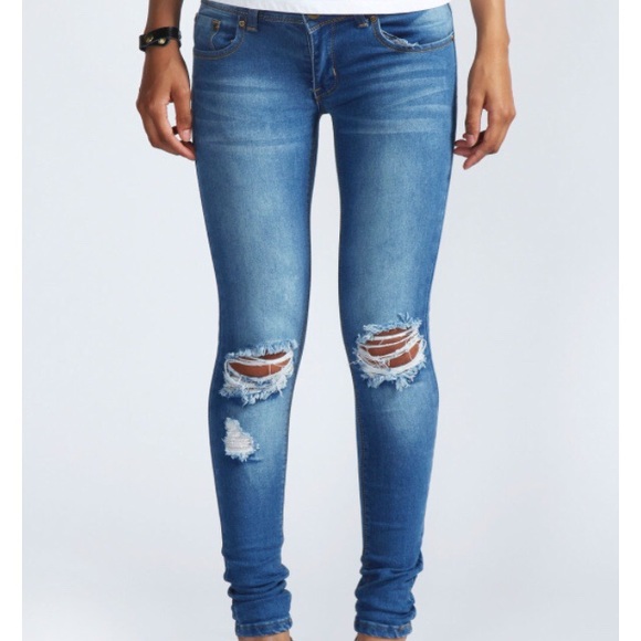 Distressed skinny jeans