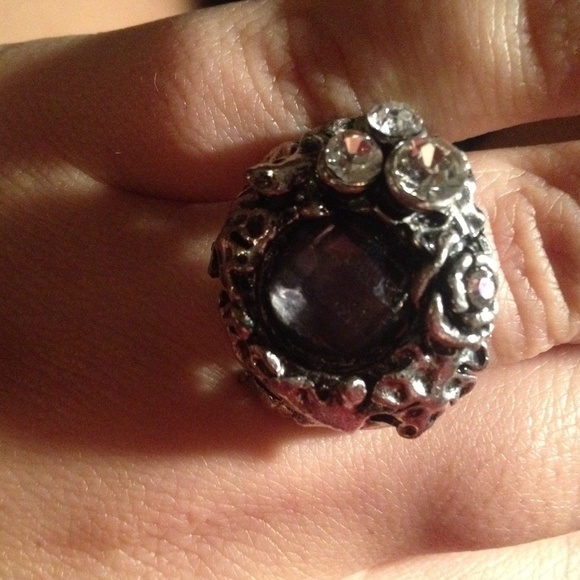 Bold black and silver ring - Picture 1 of 3