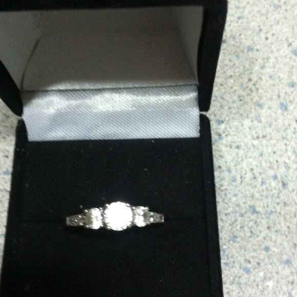 Ring REDUCED - Picture 1 of 3