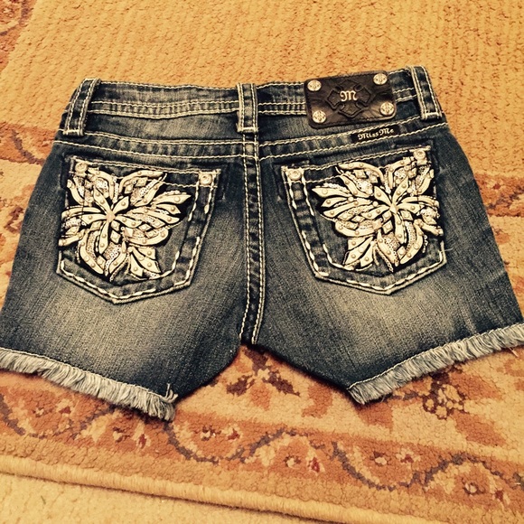 Miss Me Denim - NEW YOUTH Girls Miss Me Shorts. Sz 10