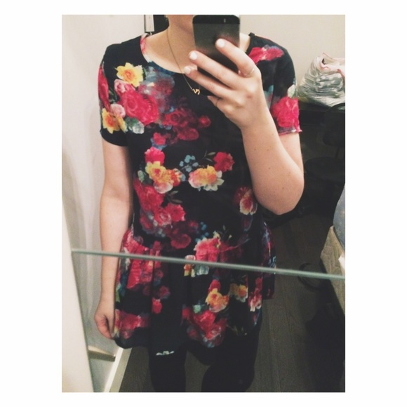 FLORAL HI LOW TOP FROM F21!🌺🌸