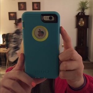 iPhone 6 Otterbox case with belt clip