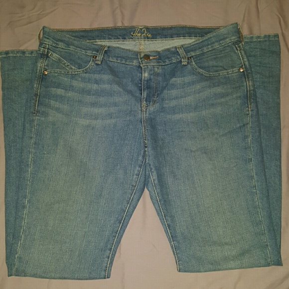 Boot cut jeans