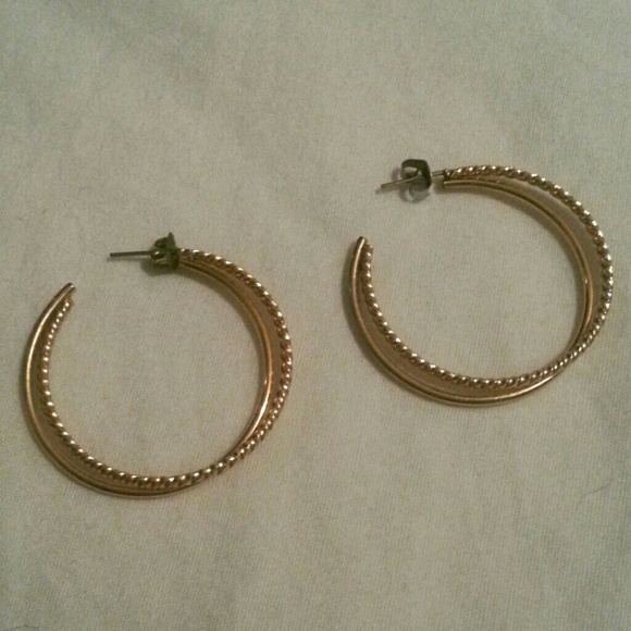 ❌sold Gold hoop earrings