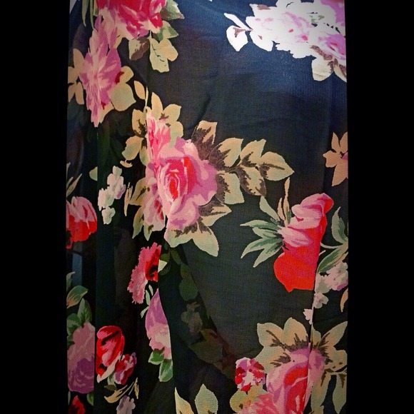 Dressy Shoulder Cover/Shawl - Picture 2 of 2