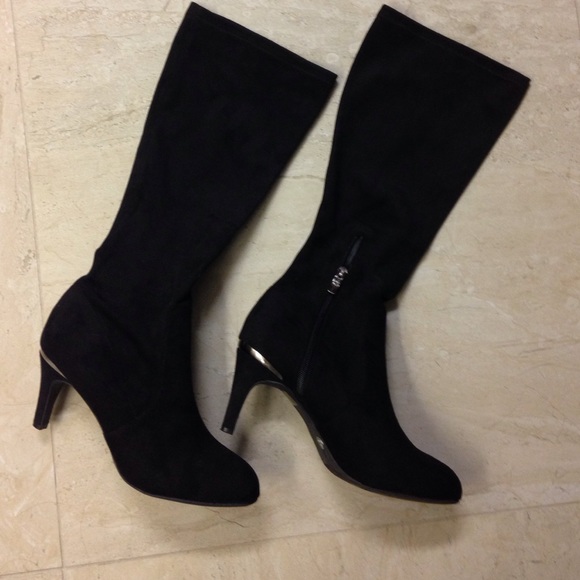 BCBGeneration Shoes - Awesome BCBGeneration black knee-high boots