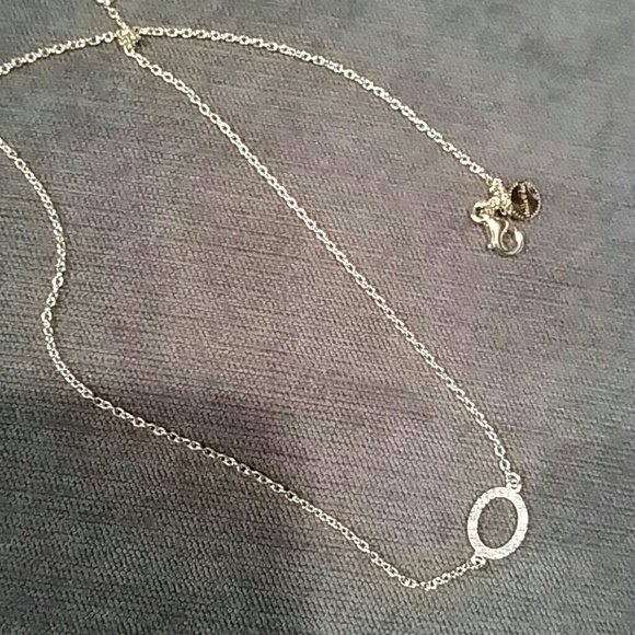 Stella dot delicate gold tone necklsce