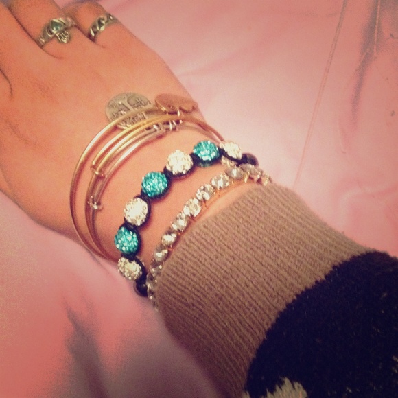 Turquoise and white Shamballa inspired  bracelet.