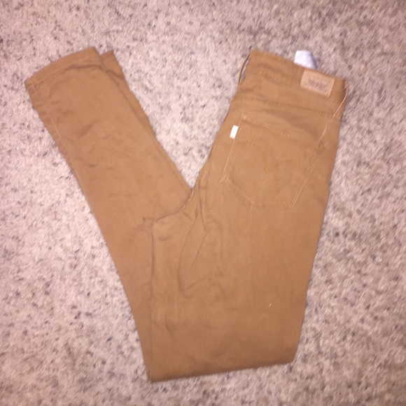 High-rise Levi jeans