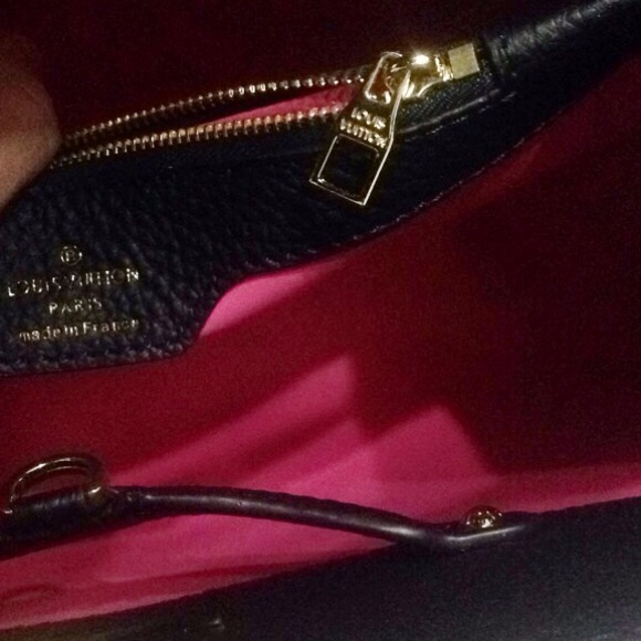 Authentic Louis Vuitton Capucines MM Black - Picture 2 of 4
