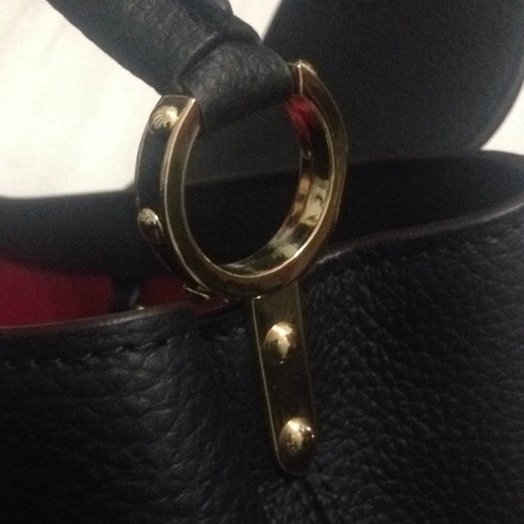 Authentic Louis Vuitton Capucines MM Black - Picture 3 of 4