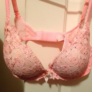 Body by Victoria Push Up Bra