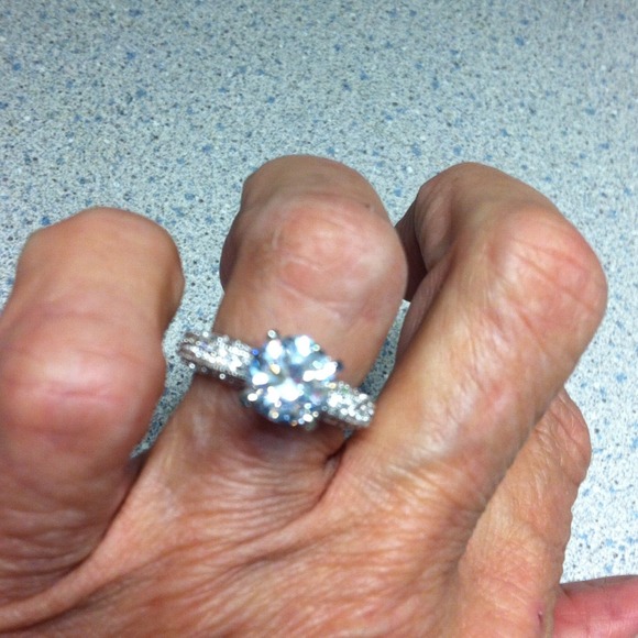 Ring - Picture 3 of 4