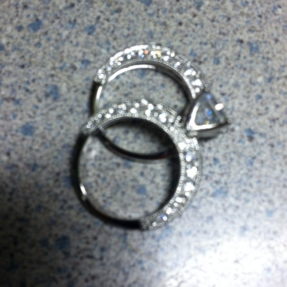 Ring - Picture 4 of 4