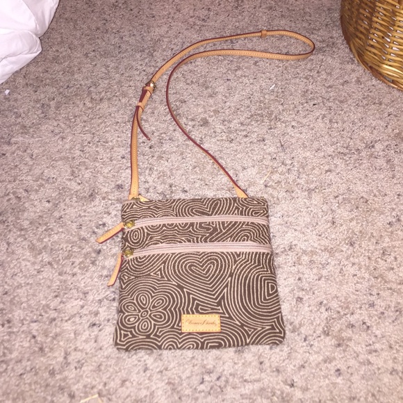 Dooney&Bourke cross body purse