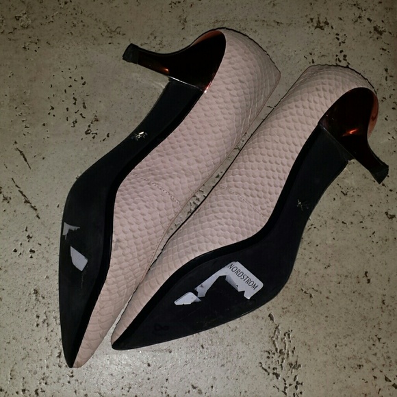 Kenneth Cole heels - Picture 2 of 4