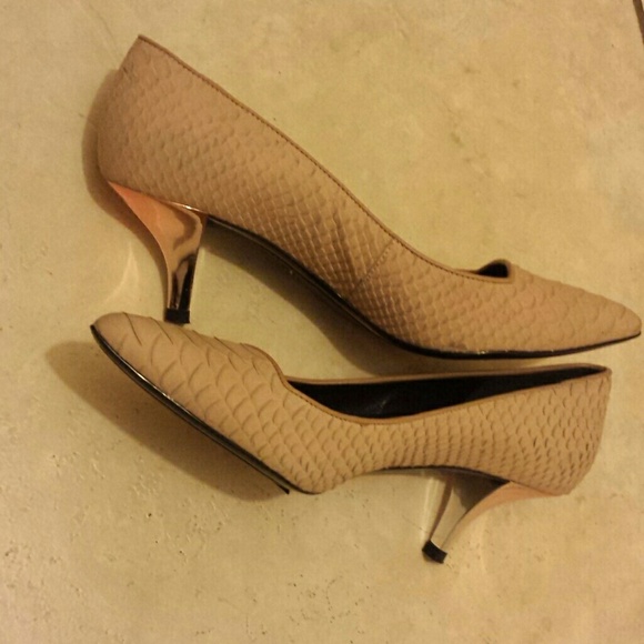 Kenneth Cole heels - Picture 4 of 4