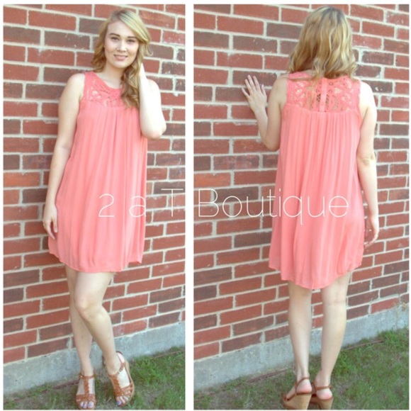 ❌SOLD OUT ❌ Lattice & Lace dress - Picture 3 of 3