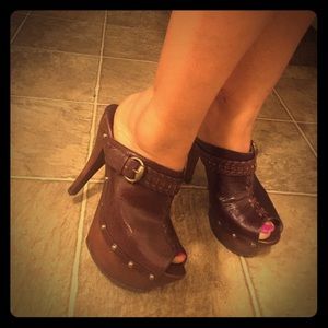 Jessica Simpson Sexy Leather Clogs. ❤️❤️❤️