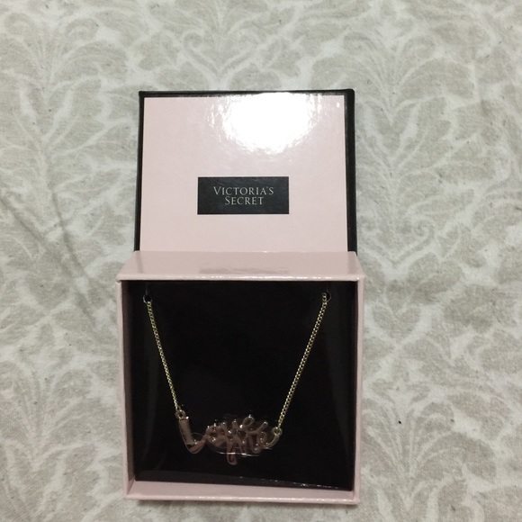 NWT! Victoria Secret Love Me 2015 Necklace