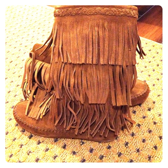 Minnetonka 3 Layer Fringe Boot