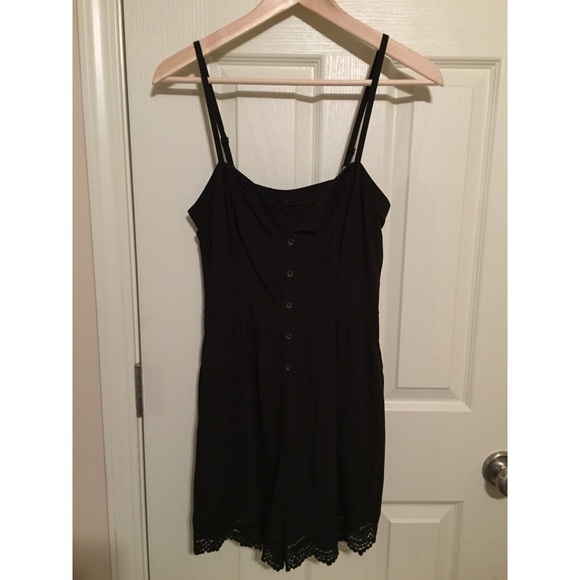 EXPRESS BLACK SHORTS ROMPER