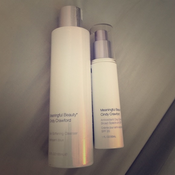 Sealed meaningfulbeauty cleanser/daycremeRESERVED