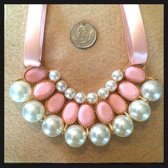 Pearl Statement Necklace - Picture 3 of 4