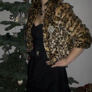 Vera Wang leopard coat