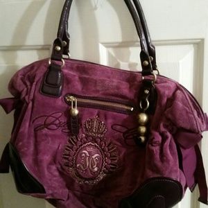 ON SALE NOWWWW !!!Juicy couture tote bag