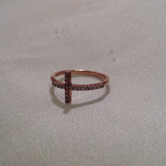 Cross rose gold ring