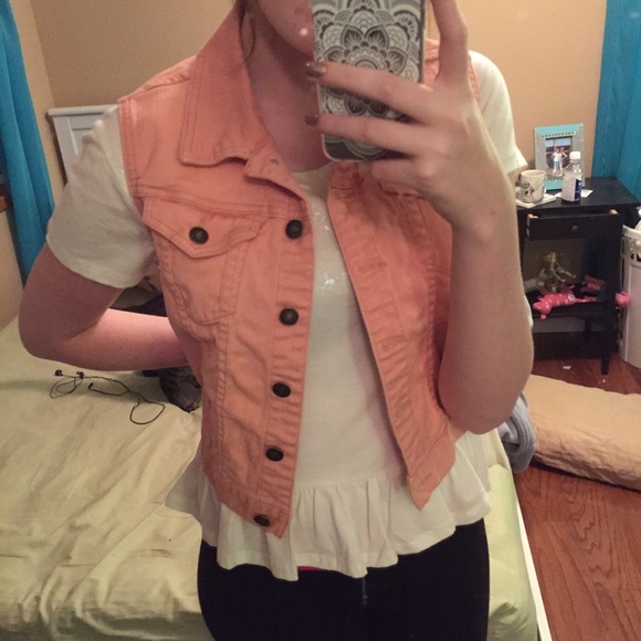 Peach-pink denim vest
