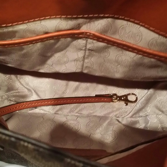 Authentic Michael Kors Hamilton (NWOT) - Picture 3 of 4