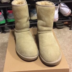 Authentic tan uggs