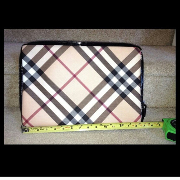SOLD SOLD *AUTHENIC BURBERRY