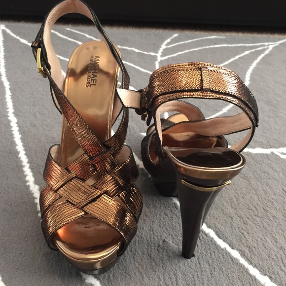 Michale Kors Platform Metallic Heels! 👌