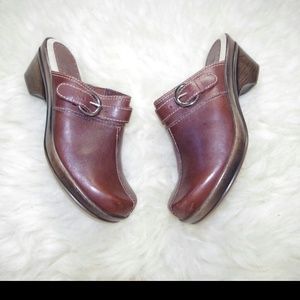 BASS MULE CLOGS