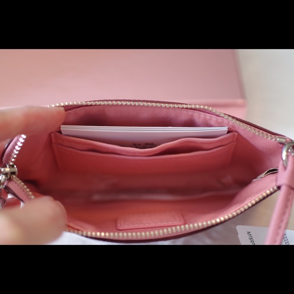 NWT Coach Valentine's Day Collection 2015 Wristlet - Picture 4 of 4