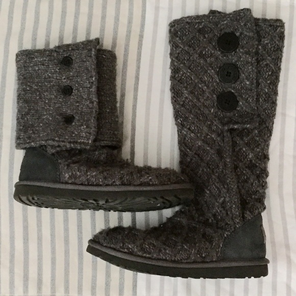 Grey knit UGG boots