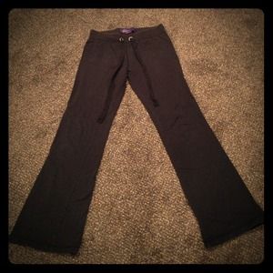 Miley Cyrus yoga pants