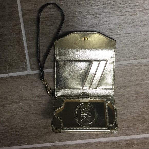 MK Wristlet - Picture 2 of 4