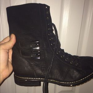 Combat boots