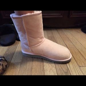 additional pics for uggs for length ;NO trading