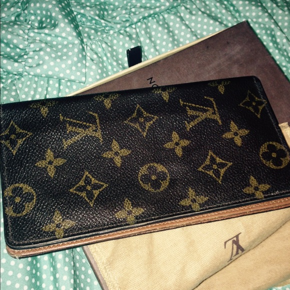 Louis Vuitton monogram checkbook wallet 100% AUTH