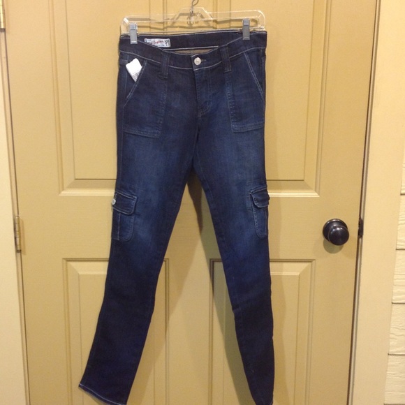 Red Engine cargo skinny