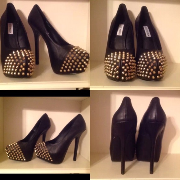 Steve Madden gold studded pumps 9 bolddd