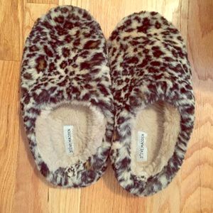 Steve Madden slippers