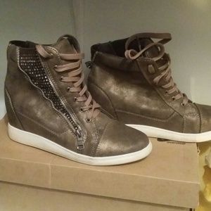 Bronze sneaker wedges 9