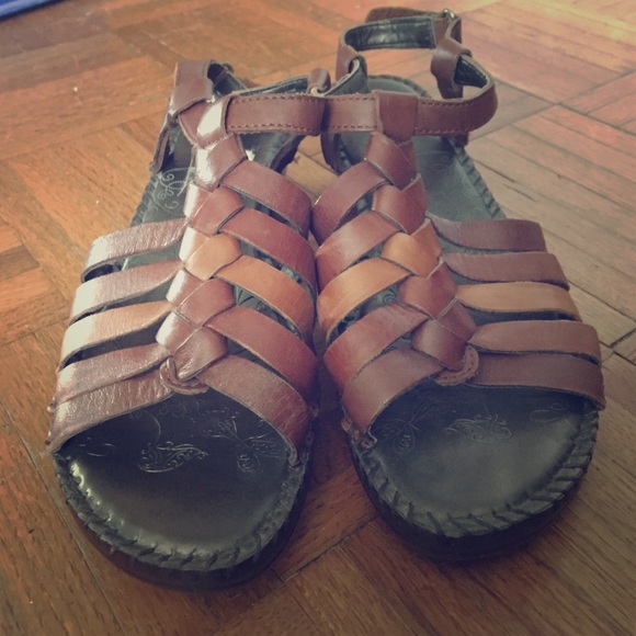 Cute Sandals with Small Heel
